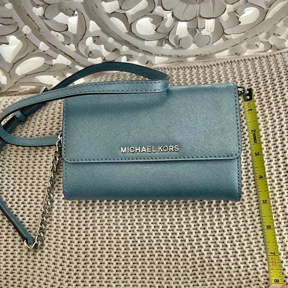 Michael Kors jet set cross body purse/wallet blue metallic leather EUC